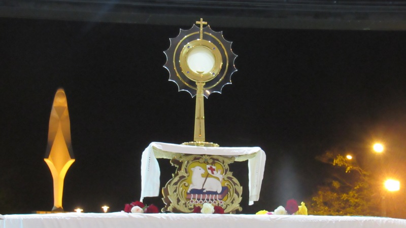 ADORATION EUCHARISTIQUE